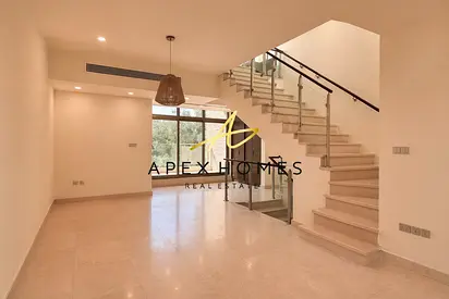 VACANT | LARGE LAYOUT | PRIVATE GARDEN | PRIME LOCATION