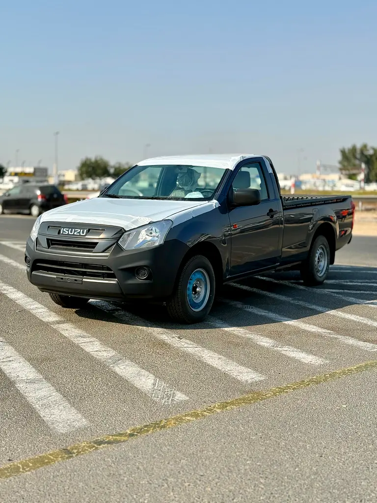 Isuzu D-Max 2026 — photo 1 of 14