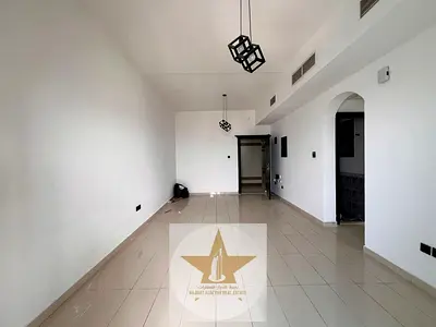 شقة ذكية (Smart Home) غرفتين وصالة للإيجار في المجاز 3 – إطلالة مباشرة على البحر + خدمات مجانية وشهر مجاني! 🌊📱 الوصف: هل تبحث عن أسلوب حياة عصري وف