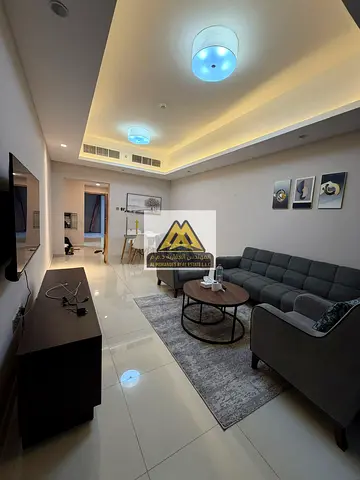 بلكونه ب اطلاله مفتوحه / غرفه وصاله / باركن خاص / مساحه كبيره / سعر مميز / ع الطريق الرئيسي /