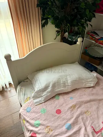 White single wooden bed with headboard - good condition mattress not included