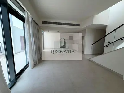 4-BR Townhouse | Spacious Layout | Landscaped