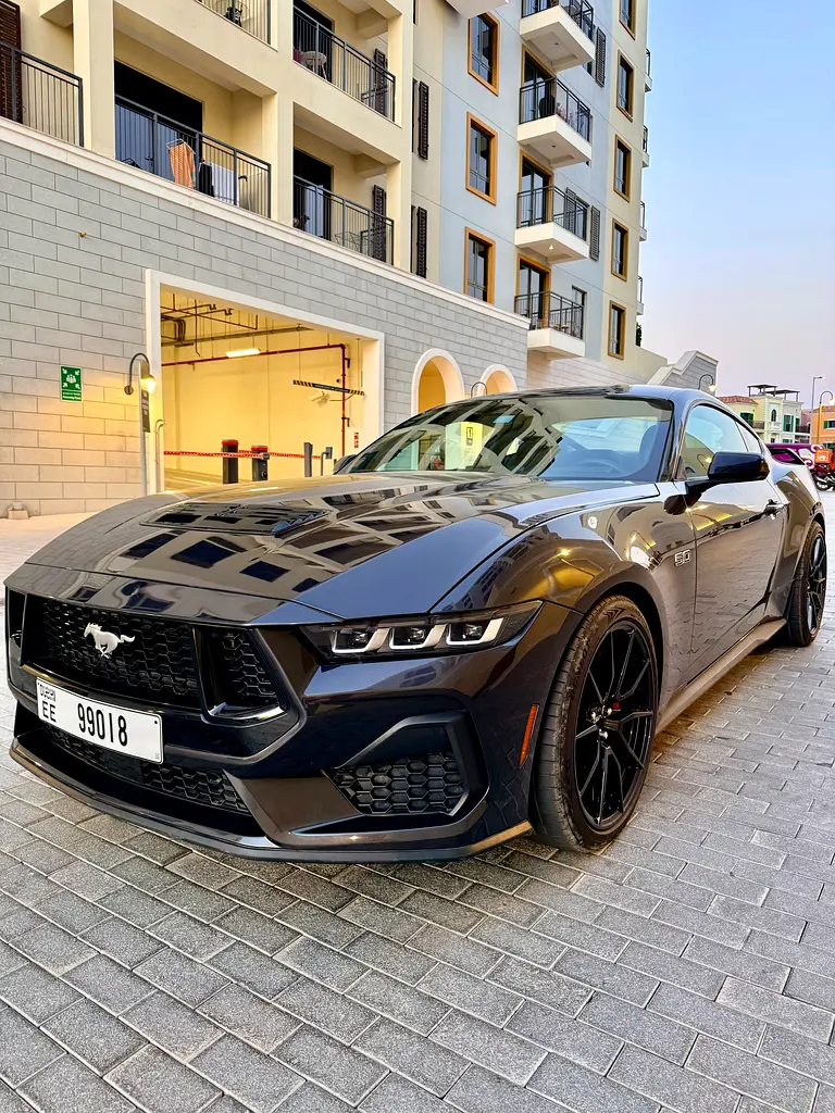 Ford Mustang 2024 — photo 1 of 13