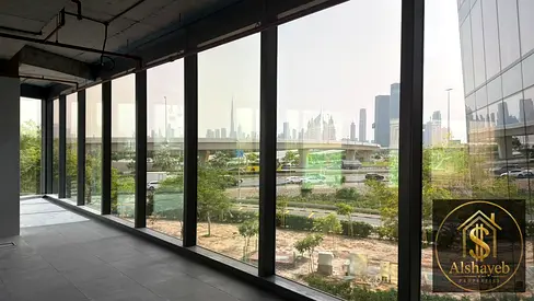 🏢 مكتب للإيجار في بناية جولدن جيت – عود ميثاء 🏢