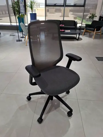 Ergonomic Mesh Office Chair with Adjustable Armrests - Good Condition