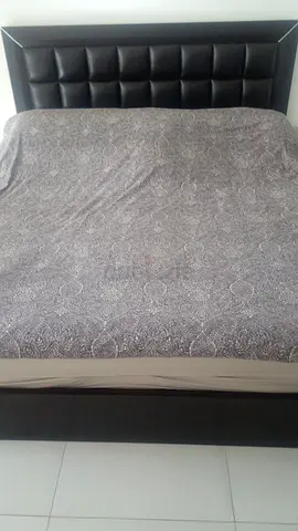 Kind size bed with mattress