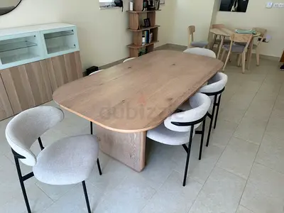 Selling Premium luxury dining table with six chairs like new