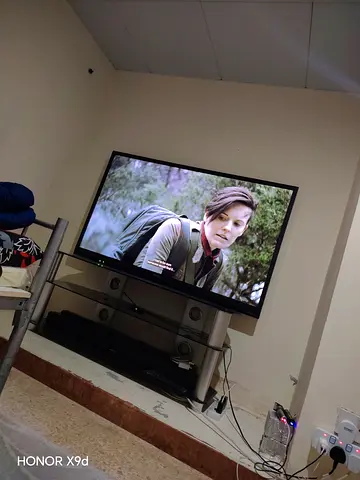 Sharp led TV 65 inches non smart
