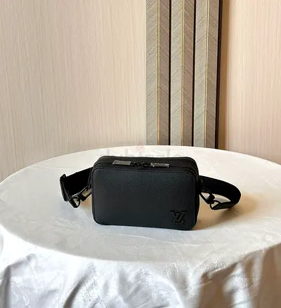 Lv men bag