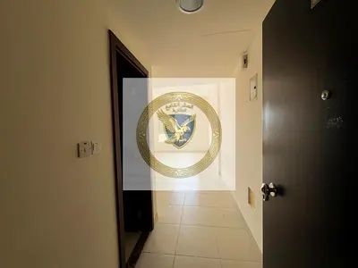 غرفة وصالة  |   تكييف علي المالك  |  برج حديث  |  اطللالة علي المدينة  |  تهوئة واضاءة طبيعية