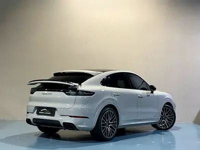 2022 Porsche CAYENNE — миниатюра 3
