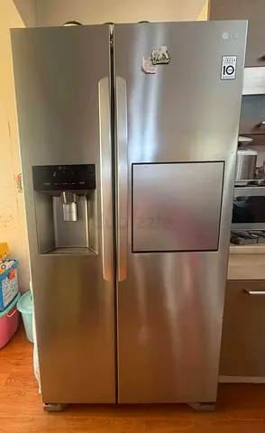 LG Side by Side Stainless Steel Refrigerator With Non Plumbed Water And Ice Dispenser