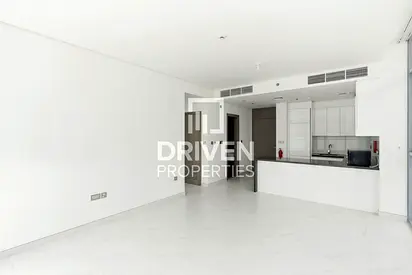 Prime Location | Ready to move in | Huge Layout