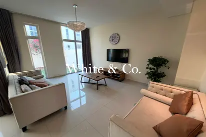 R2M14 Layout | Vacant 3 Bed+M | Spacious