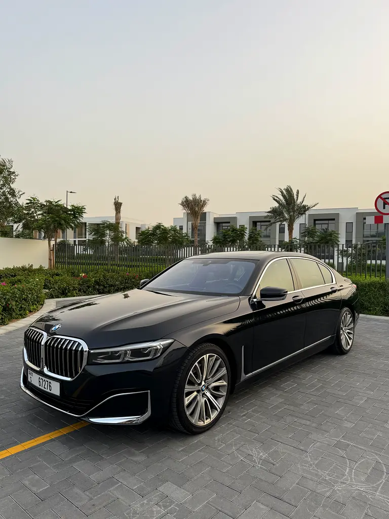 BMW 7-Series 2022 — photo 1 of 20