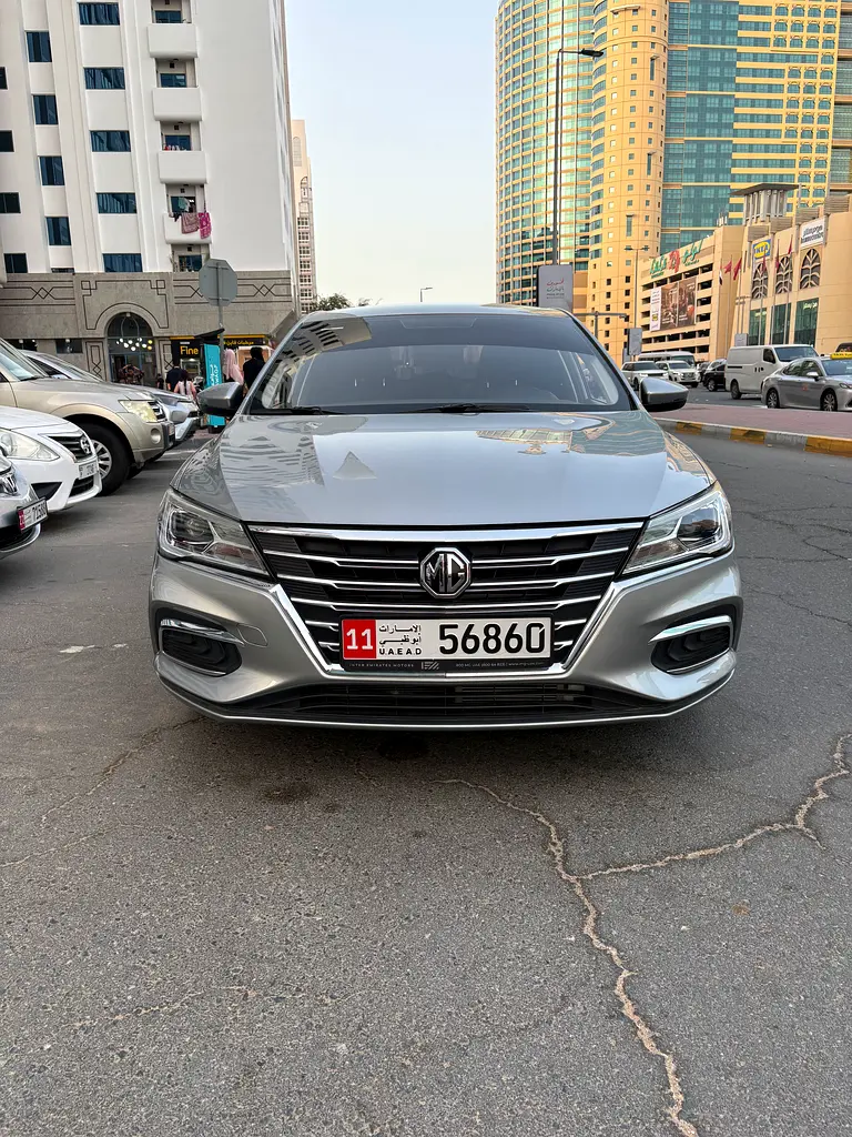MG MG5 2023 — photo 1 of 14