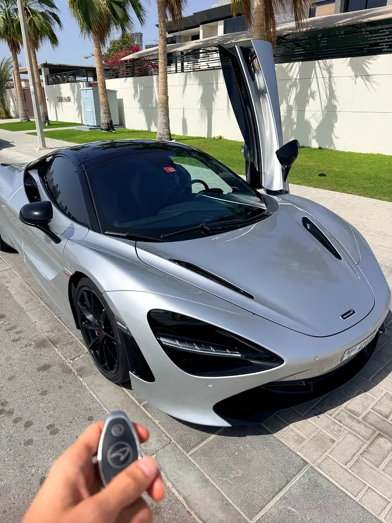 McLaren 720S 2022 — photo 1 of 9