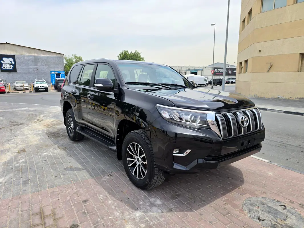 Toyota Prado 2023 — photo 1 of 16