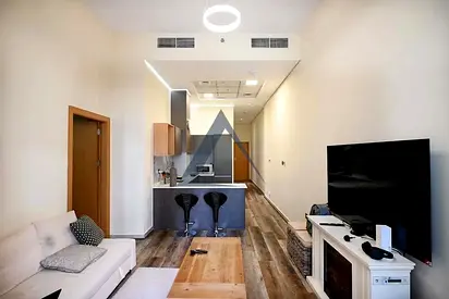 Vacant on June 22 | Big layout | Direct access to pool