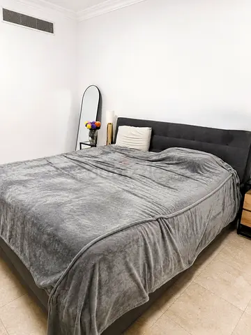 Comfortable empires sized Bed with 10k custom made mattress
