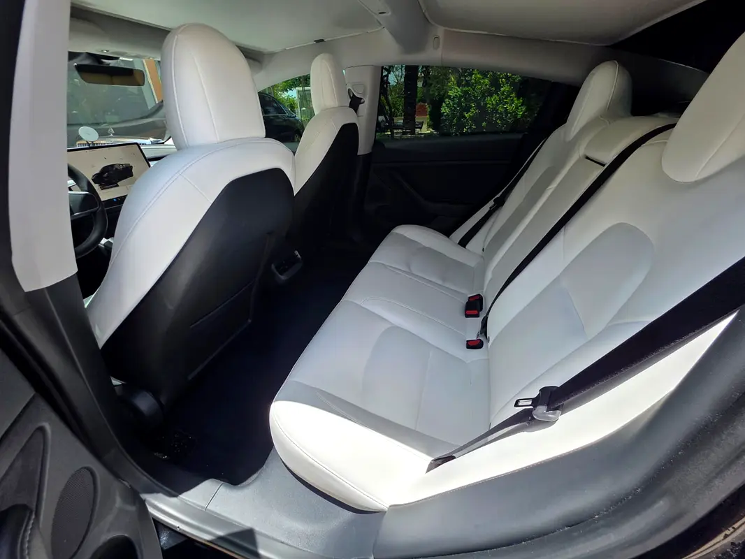 Tesla Model 3 2022 — photo 1 of 7