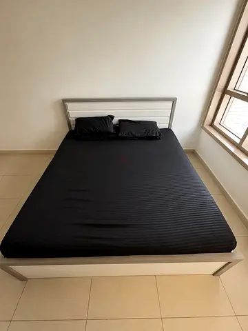 PAN EMIRATES - KING SIZE BED WITH MATRESS