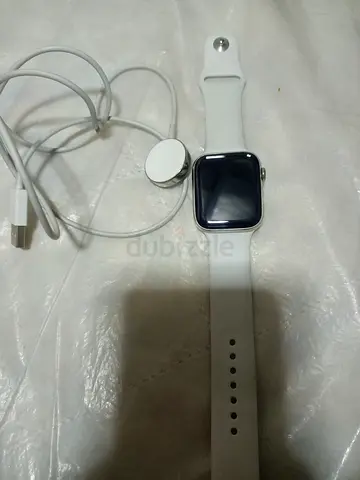 Apple Watch Series 5 44mm icloud locked