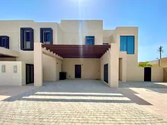 Corner | Single Row | Big Private Garden | Beach Access