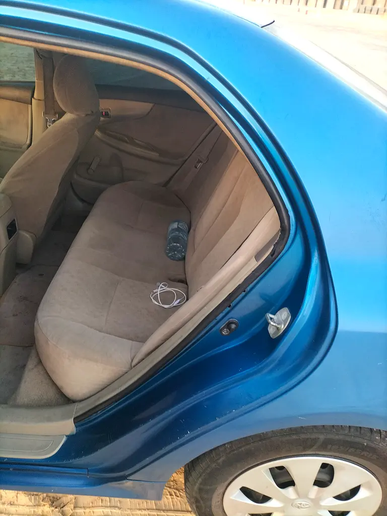 Toyota Corolla 2009 — photo 1 of 5