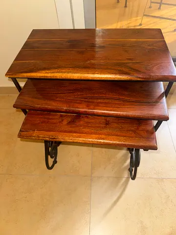Elegant 3-Piece Wooden Nesting Tables with Metal Frame – Very Good Condition