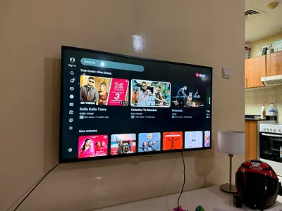 PHILIPS 50-inch LED Smart TV - Wall Mounted, Good Condition