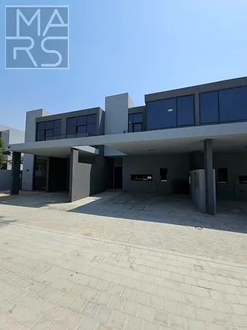 Luxury 4 bedroom townhouse for sale in sendian Masaar just in 2.550M