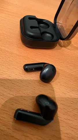 Samsung buds 4 - almost brand new flawless with box