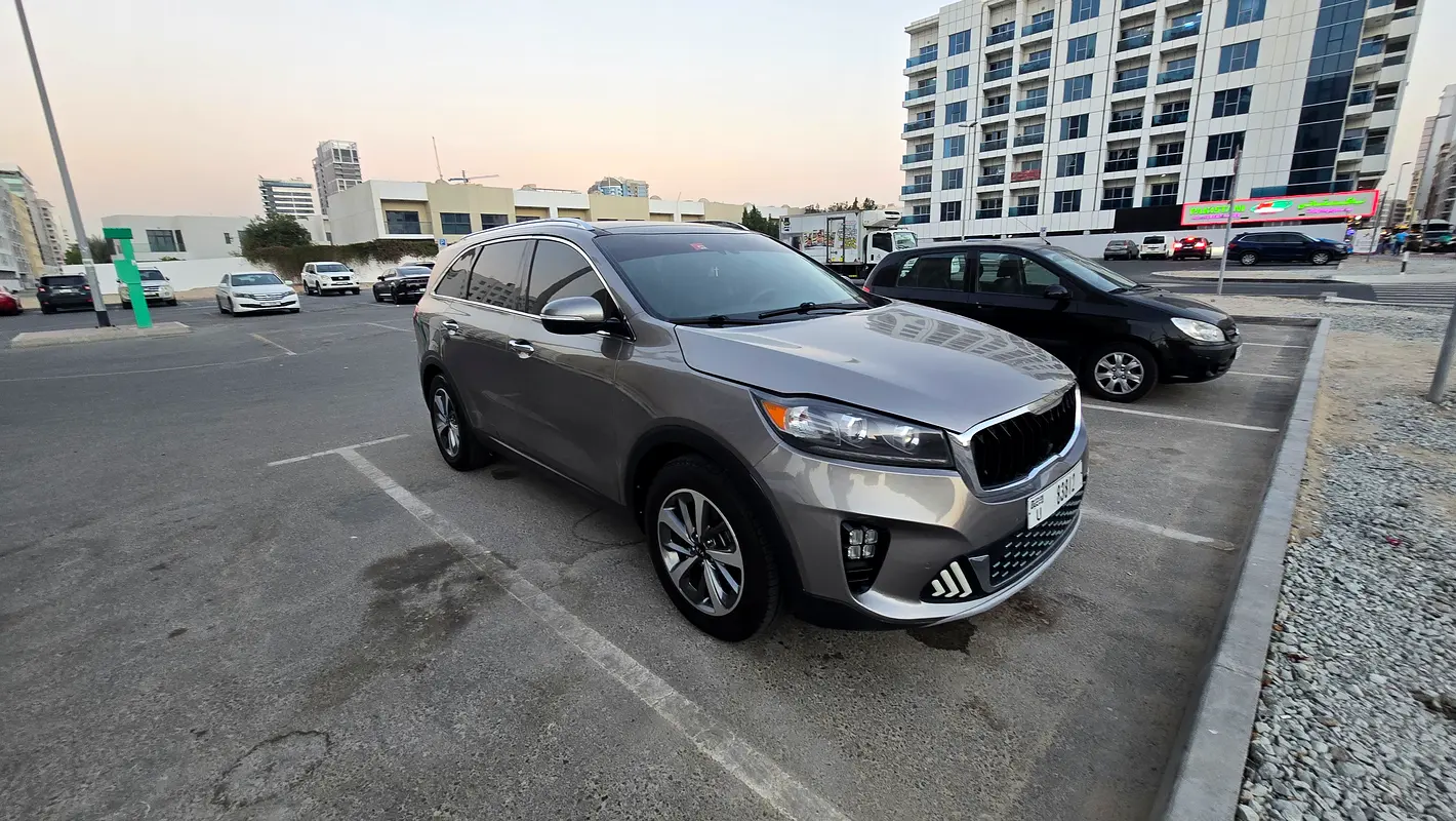 Kia Sorento 2019 — photo 1 of 20