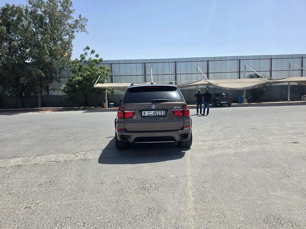 BMW X5 2012 — photo 1 of 9