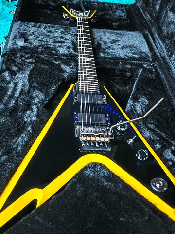 Rare Dean razorback v 255 with yellow bewels and hardcase