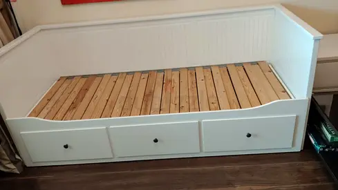 Ikea Hamnes White DayBed Frame –Good Condition