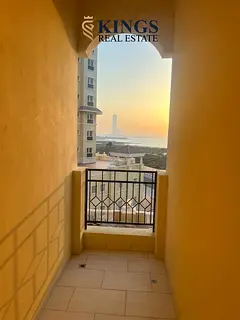 Spacious Corner 2BDR | SeaView
