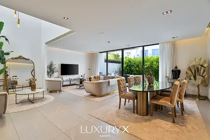 4 Beds | Stunning | Park Backing | Modern