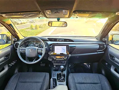 2026 Toyota HILUX — миниатюра 11