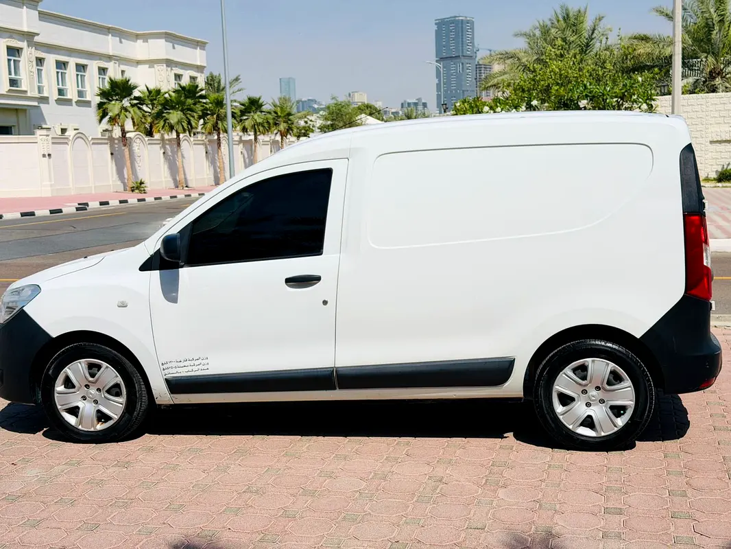 Renault Dokker 2022 — photo 1 of 8