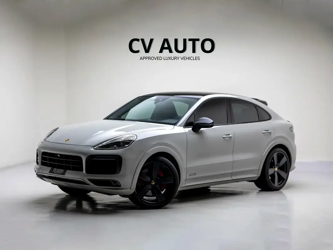Porsche Cayenne 2022 — photo 1 of 20