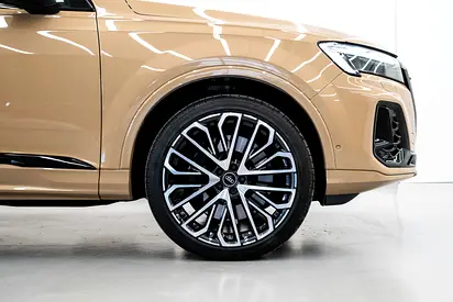 2025 AUDI SQ7 photo 15