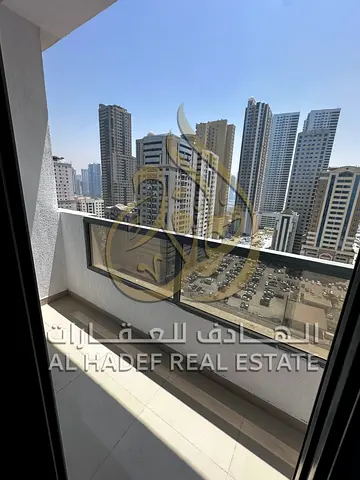 🏡✨ للإيجار في المجاز 3 – الشارقة ✨🏡 📍 الموقع: الشارقة Sharjah – المجاز 3  🌊 إطلالة رائعة على بحيرة الخان