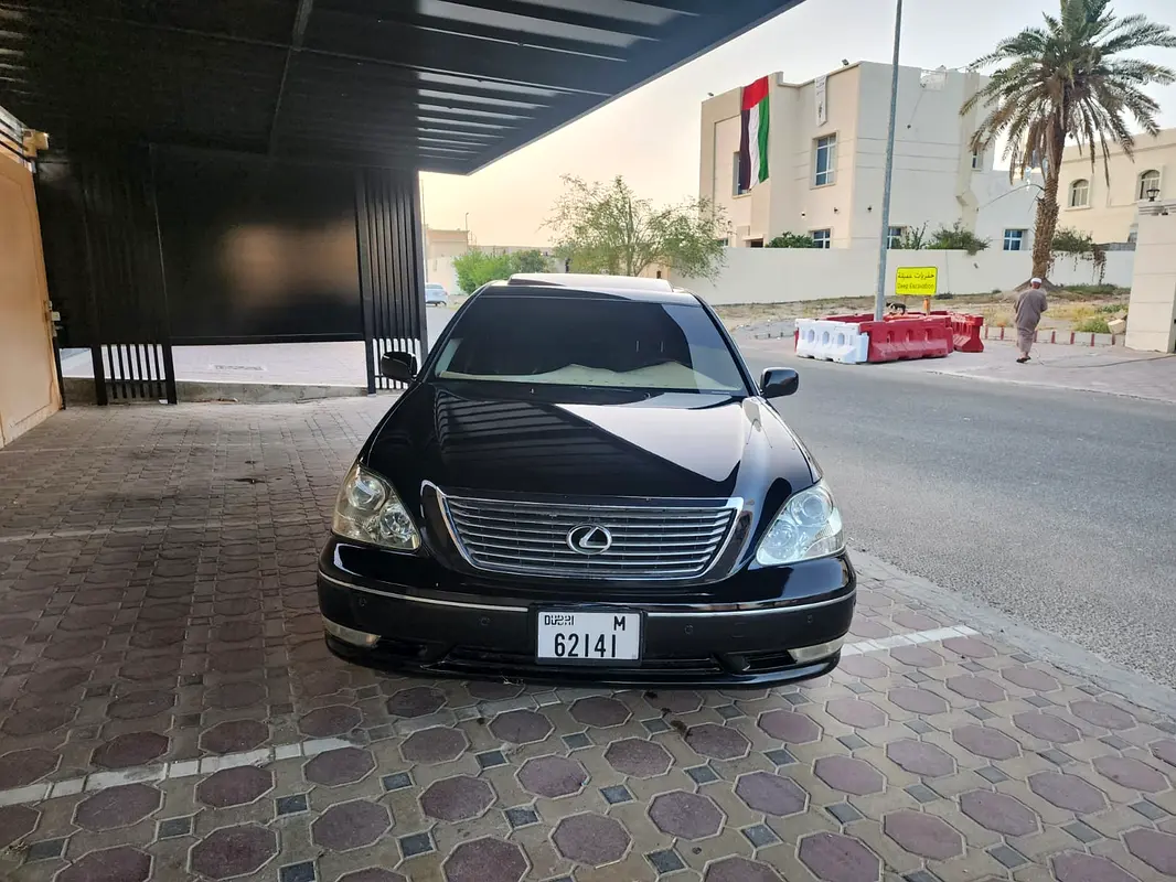 Lexus LS-Series 2004 — photo 1 of 14