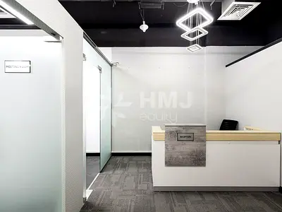 Premium Commercial Space Available for Rent