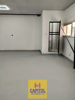 CLEAN STORAGE WAREHOUSE WITH WASHROOM ON GROUND