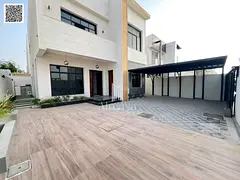 Freehold .Modern villa on a main street,No service fees