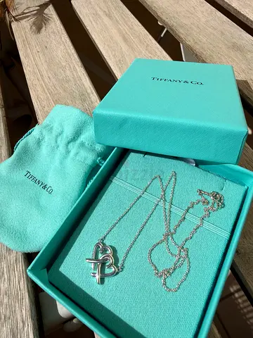 Tiffany  Co. Paloma Picasso Silver Double Heart Pendant Necklace with Box