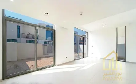 Spacious 4 Bedroom Townhouse | Joy | Modern Family Living
